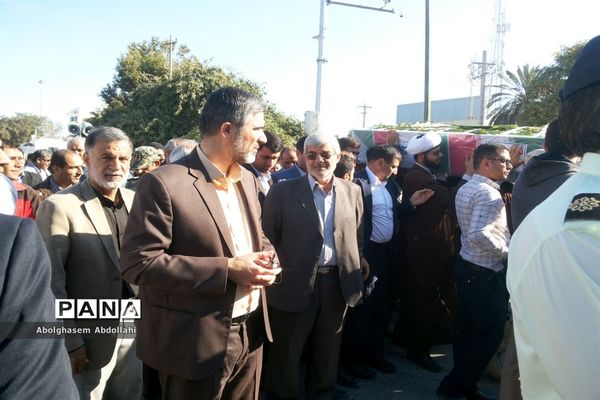 تشییع پیکر سه شهید گمنام در بوشهر-1