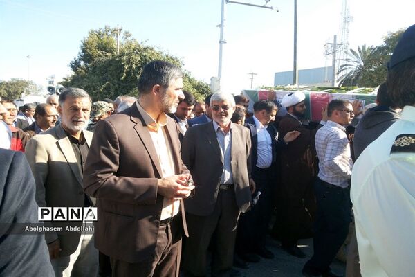 تشییع پیکر سه شهید گمنام در بوشهر-1