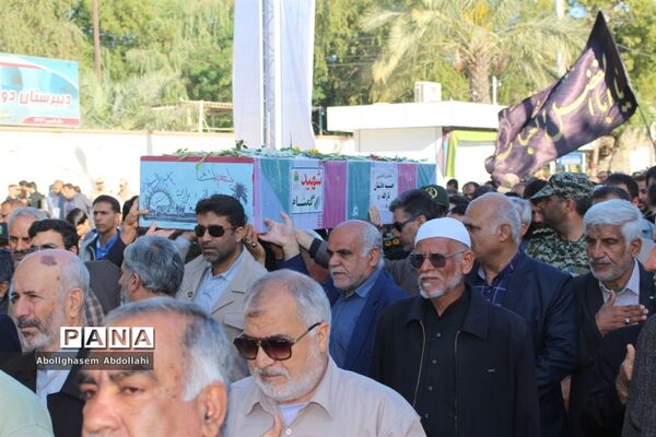 تشییع پیکر سه شهید گمنام در بوشهر-2