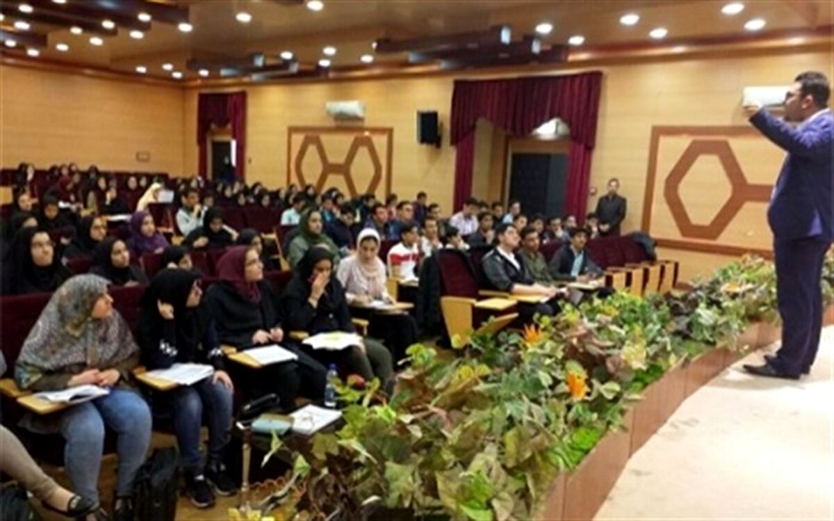 همایش علمی فیزیک در شهرستان اردستان برگزار شد