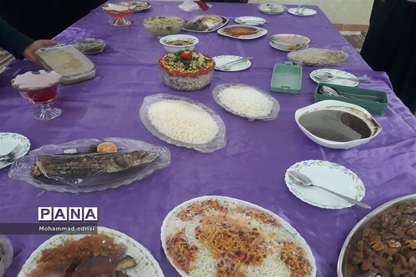 برپایی بازارچه فن‌آوری و کارآفرینی دانش‌آموزی در خِشت