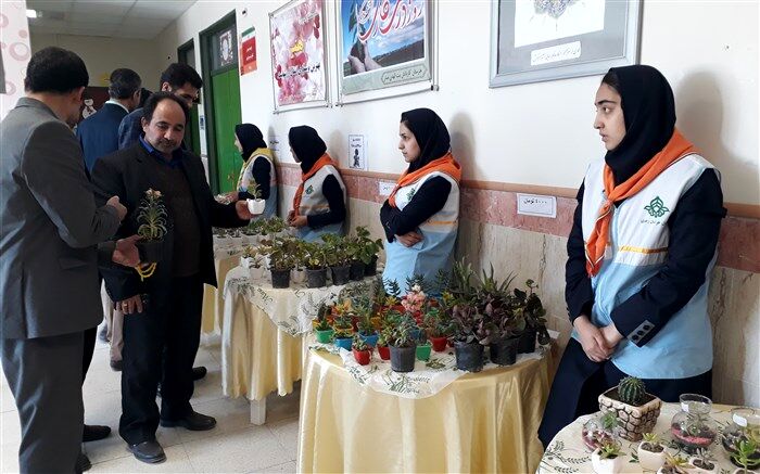 نمایشگاه بهاره دانش آموزی در جلگه رخ