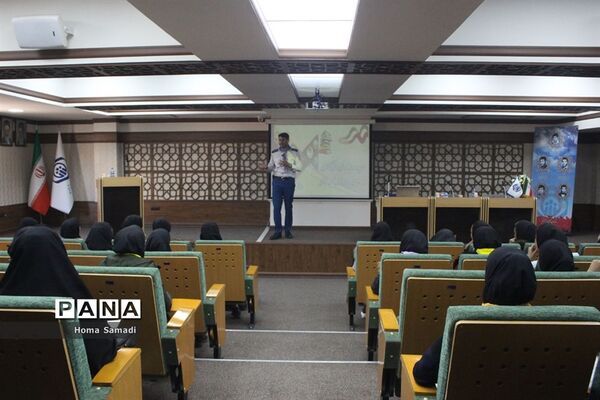 بازدید دانش‌آموزان تبریزی از شعب تامین اجتماعی