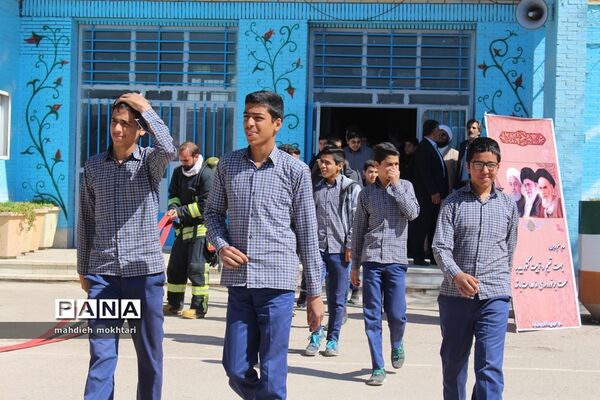برگزاری مانور چهارشنبه‌سوری در مدارس استان یزد