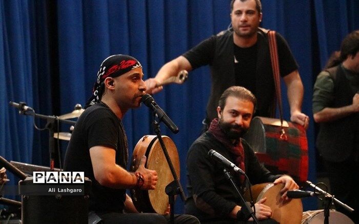 گروه رستاک و فریدون آسرایی در ویژه برنامه نوروزی آی فیلم