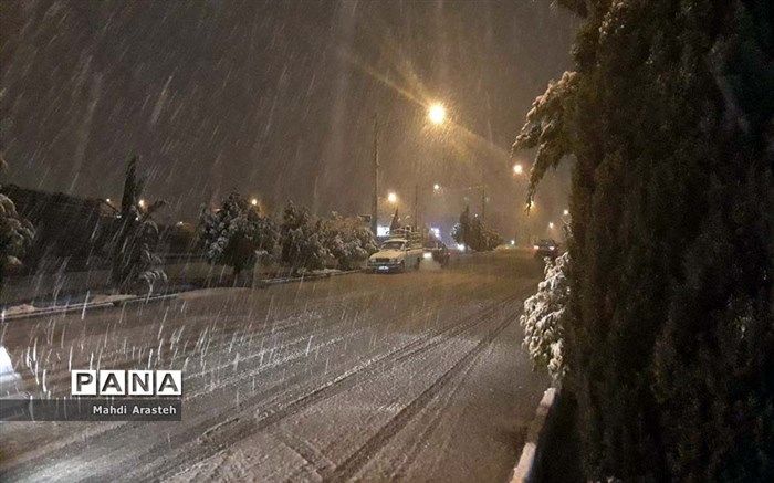 بارش برف و باران در محورهای ۱۴ استان کشور