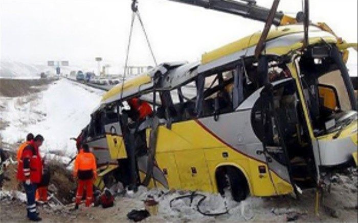 10مصدوم دراثر واژگونی اتوبوس در محور لردگان بروجن