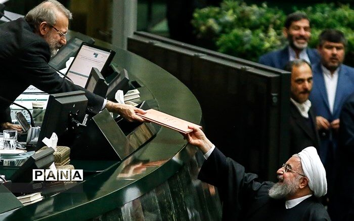 رئیس جمهوری قانون بودجه سال 98 کل کشور را برای اجرا ابلاغ کرد