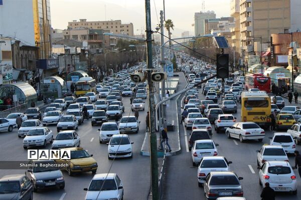 آخرین روز از سال نود و هفت در شیراز