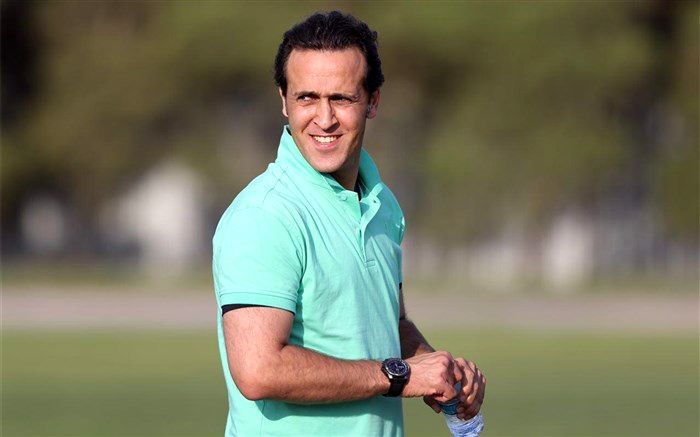 پست حمایتی علی کریمی برای شیربچه‌های ایران:  تاریخ‌ساز شوید