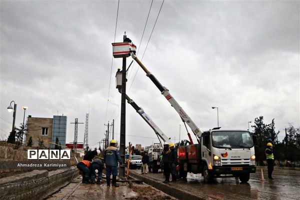 جاری شدن سیل و امدادرسانی در شیراز