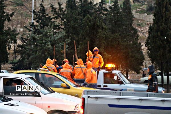 جاری شدن سیل و امدادرسانی در شیراز
