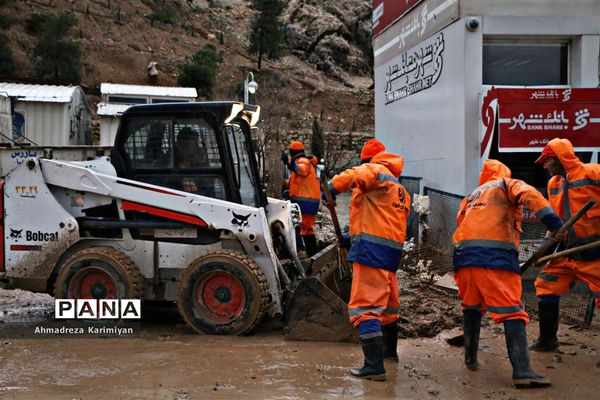 جاری شدن سیل و امدادرسانی در شیراز
