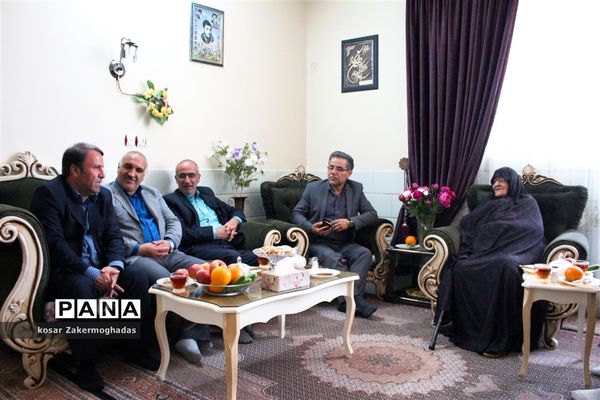 دیدار با خانواده شهدای امور تربیتی