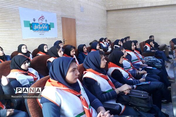 بازدید دانش‌آموزان پیشتاز از شعب تامین اجتماعی