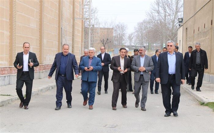 شورای شهر ارومیه با هدف بسترسازی فعالیت های ورزشی در بهسازی فضاهای ورزشی آموزش و پرورش مشارکت می کند