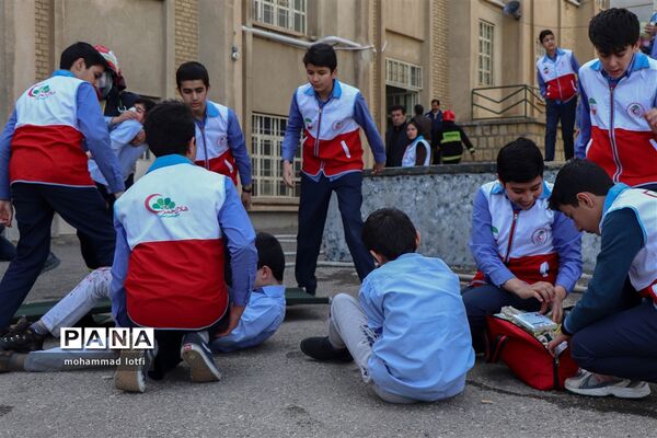 برگزاری مانور پیشگیری از حوادث چهارشنبه‌سوری در همدان