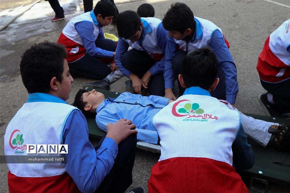 برگزاری مانور پیشگیری از حوادث چهارشنبه‌سوری در همدان