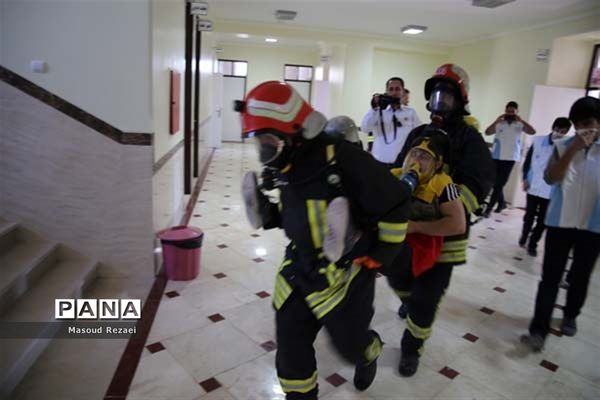 برگزاری مانور پیشگیری از حوادث چهارشنبه آخر سال در مدارس  میانه