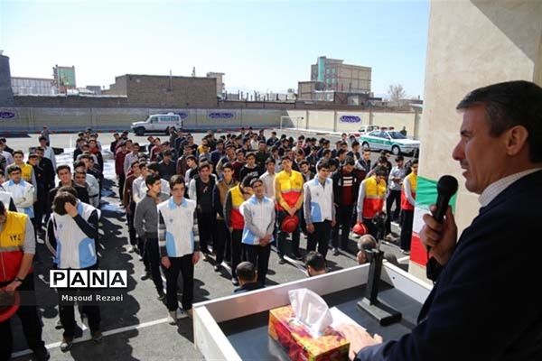 برگزاری مانور پیشگیری از حوادث چهارشنبه آخر سال در مدارس  میانه