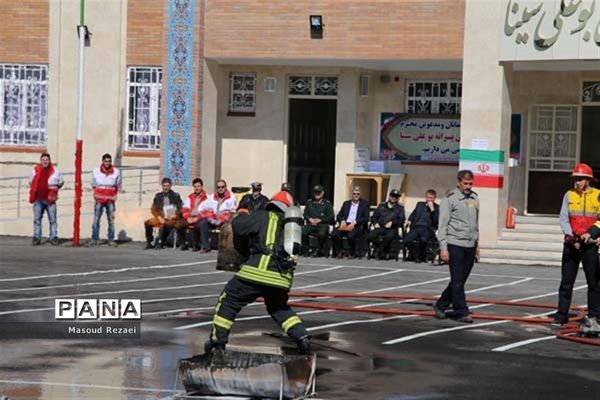 برگزاری مانور پیشگیری از حوادث چهارشنبه آخر سال در مدارس  میانه