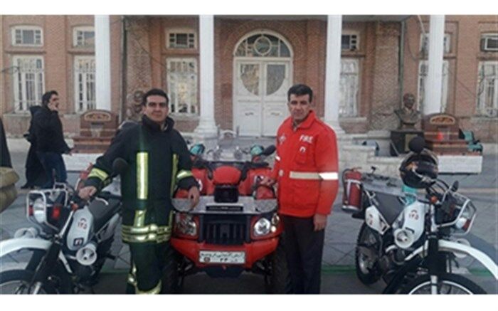 استقرار خودروهای آتش نشانی در نقاط پرتردد شهر ارومیه در چهارشنبه سوری