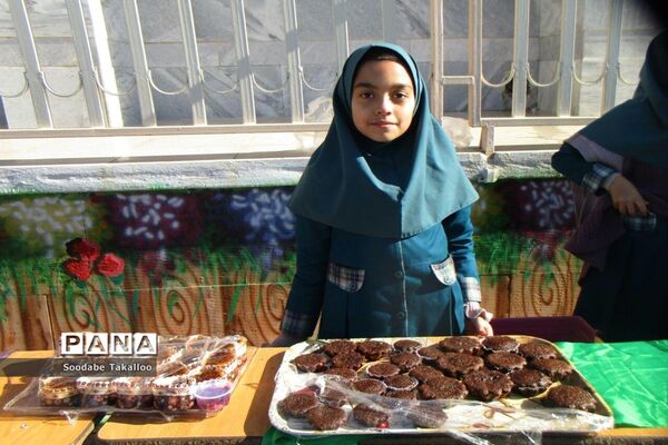 برگزاری جشنواره غذا جهت حمایت از نیازمندان در مدرسه دخترانه شاهد 2 ملایر
