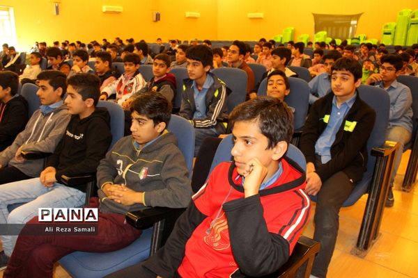 تجلیل از دانش‌آموزان برتر علمی و فرهنگی در بوشهر