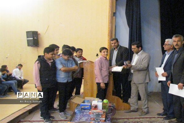 تجلیل از دانش‌آموزان برتر علمی و فرهنگی در بوشهر
