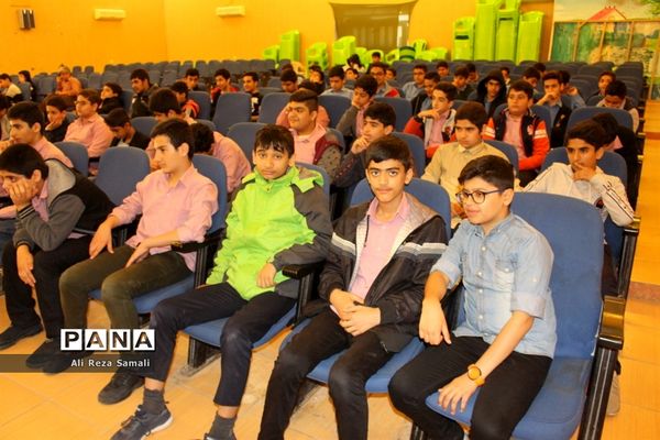 تجلیل از دانش‌آموزان برتر علمی و فرهنگی در بوشهر