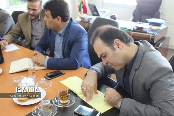چهارمین جلسه ستاد بزرگداشت مقام معلم  در بوشهر