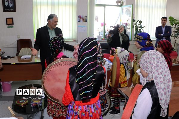 نوروزخوانی دانش‌آموزان ابتدایی در اداره کل آموزش‌وپرورش مازندران