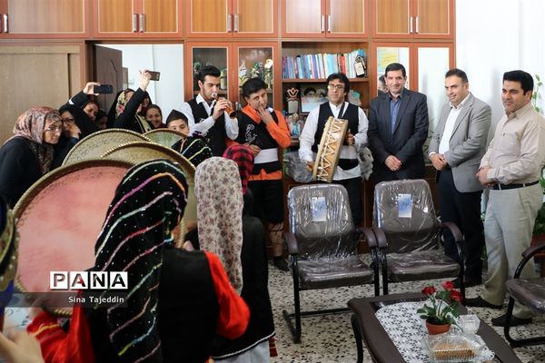 نوروزخوانی دانش‌آموزان ابتدایی در اداره کل آموزش‌وپرورش مازندران