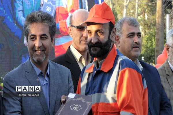 تجلیل از نارنجی پوشان و سفیران پاکیزگی در شیراز