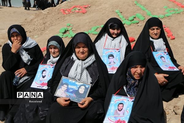 حضور خانواده‌های شهدا در شلمچه و نهر خین