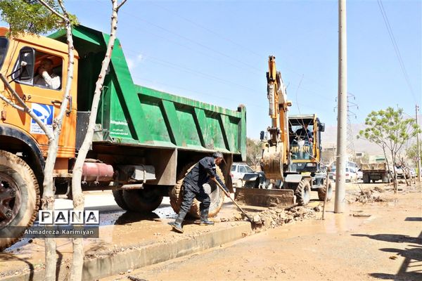 پاکسازی آثار تخریبی سیل در شیراز