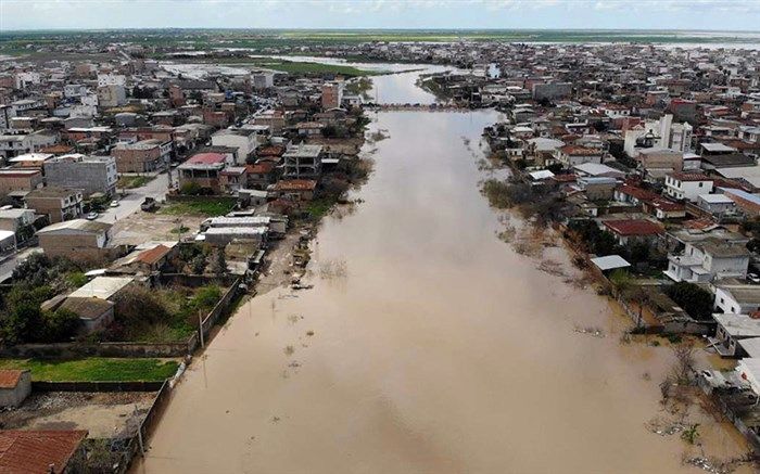 ارتفاع آب در برخی مدارس گلستان بیش از یک متر است