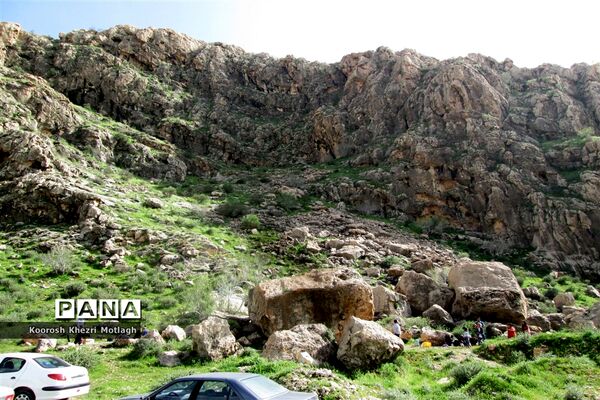 طبیعت آفتابی کازرون و جاده دوان بعد از بارندگی‌های شدید اخیر