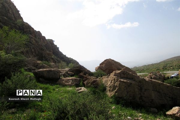 طبیعت آفتابی کازرون و جاده دوان بعد از بارندگی‌های شدید اخیر