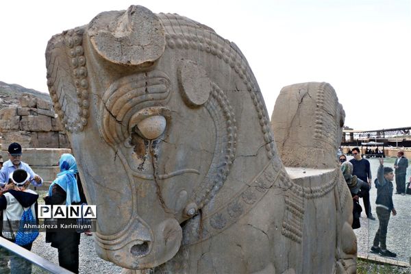 تخت جمشید در نوروز 98