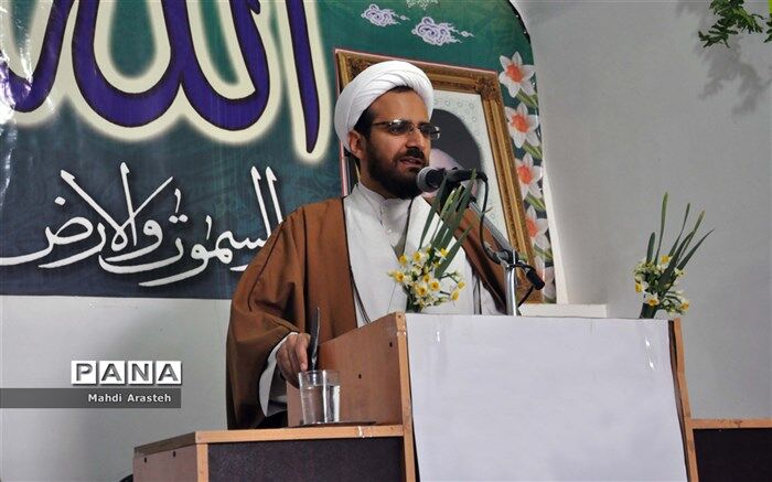 امام جمعه شهرستان خوسف: بعثت درسهای زیادی به مردم آن زمان و امروز داده است