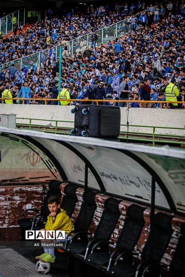 در حاشیه دربی 89