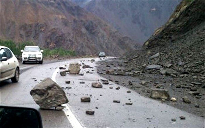 هشدار هواشناسی مازندران: لغزندگی، رانش زمین و ریزش سنگ در محورهای کوهستانی استان