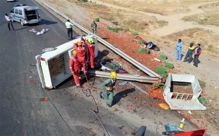 گوجه بزرگراه آزادگان را قرمز کرد + عکس