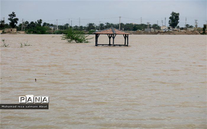لحظه به لحظه با سیل در روز طبیعت:  بحران به خوزستان می‌روِد؛ یک زن و مرد جوان در الیگودرز غرق شدند