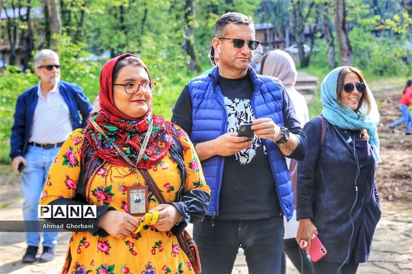 حضور گردشگران خارجی در تور نوروزی ساری‌گردی