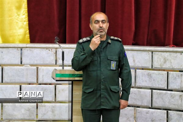 دیدار فرماندار ساری با فرماندهان سپاه به مناسبت روز پاسدار