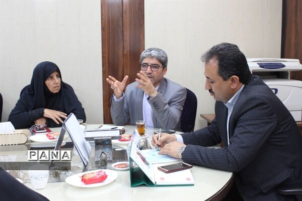 جلسه هماهنگی پوشاک و لباس فرم دانش‌آموزی اداره کل آموزش و پرورش استان بوشهر