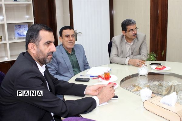 جلسه هماهنگی پوشاک و لباس فرم دانش‌آموزی اداره کل آموزش و پرورش استان بوشهر