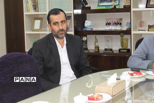 جلسه هماهنگی پوشاک و لباس فرم دانش‌آموزی اداره کل آموزش و پرورش استان بوشهر